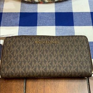 NWT Michael Kors Wallet